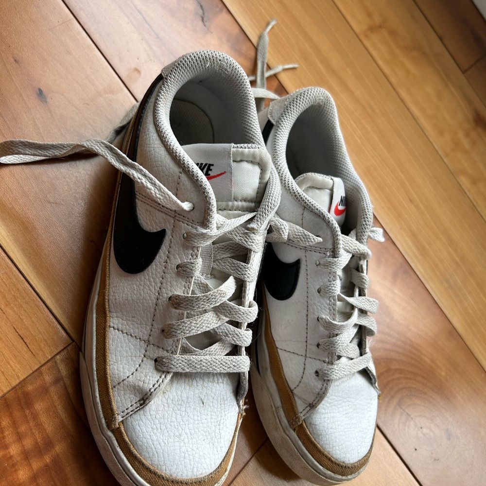 Nike Court Legacy Next Nature sneakers in the White, Black, and Ochre, W size 6 - Picture 4 of 10